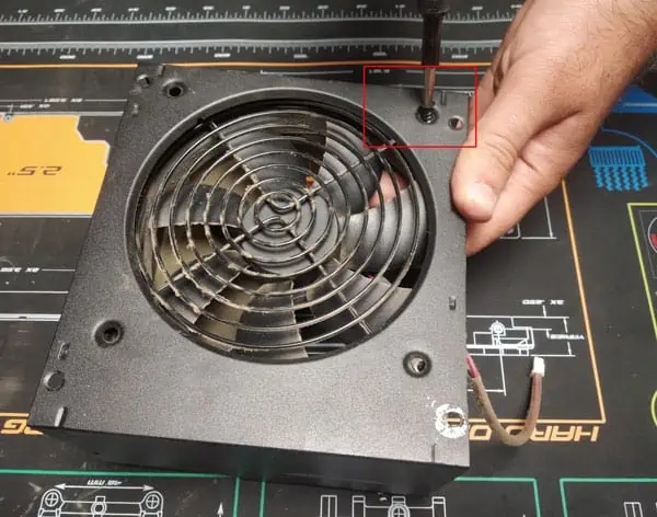 removing-fan-screws