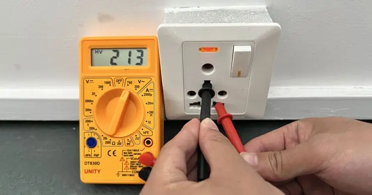 live-right-ground-top-voltage